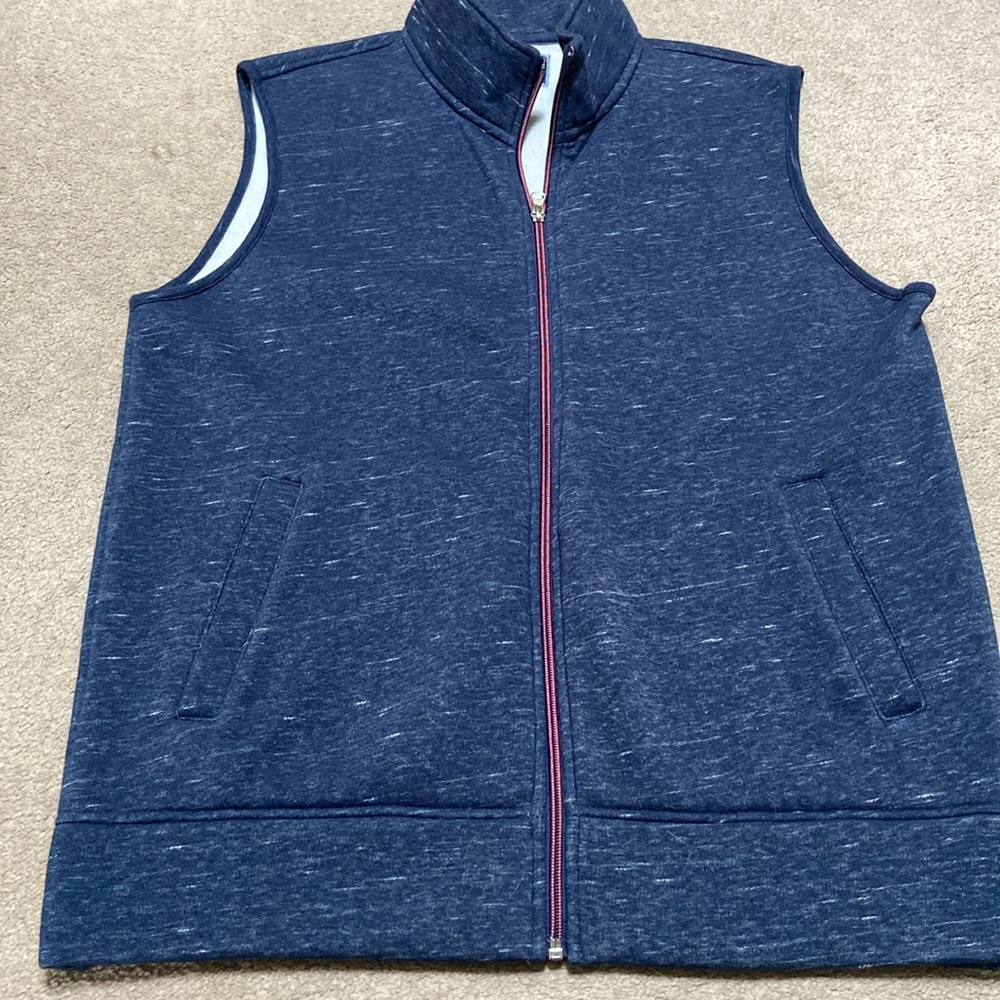 Men’s Charleston Threads vest
